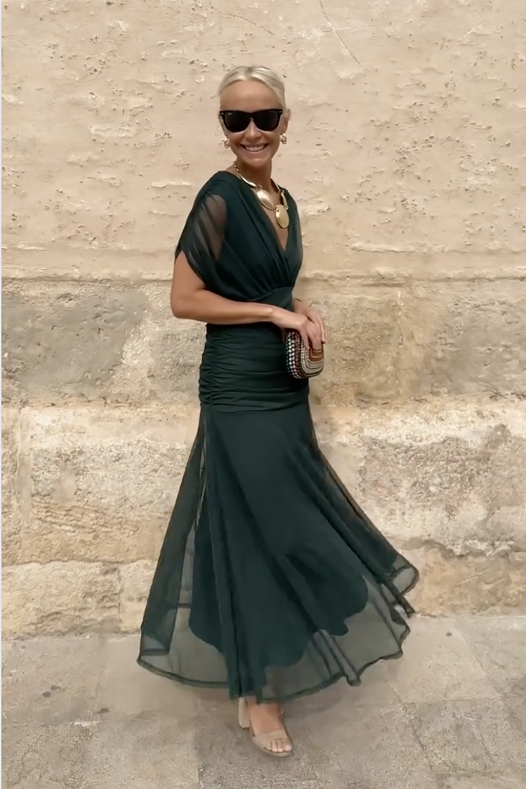 Elegant Collection | V-Neck Maxi Dress with Flowing Skirt | Long Dress for Enchanting Occasions 6
