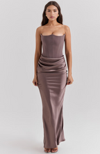 Elegant Lace Strapless Evening Dress for Women with Hourglass Fit | Timeless Glamour for Formal Events 1