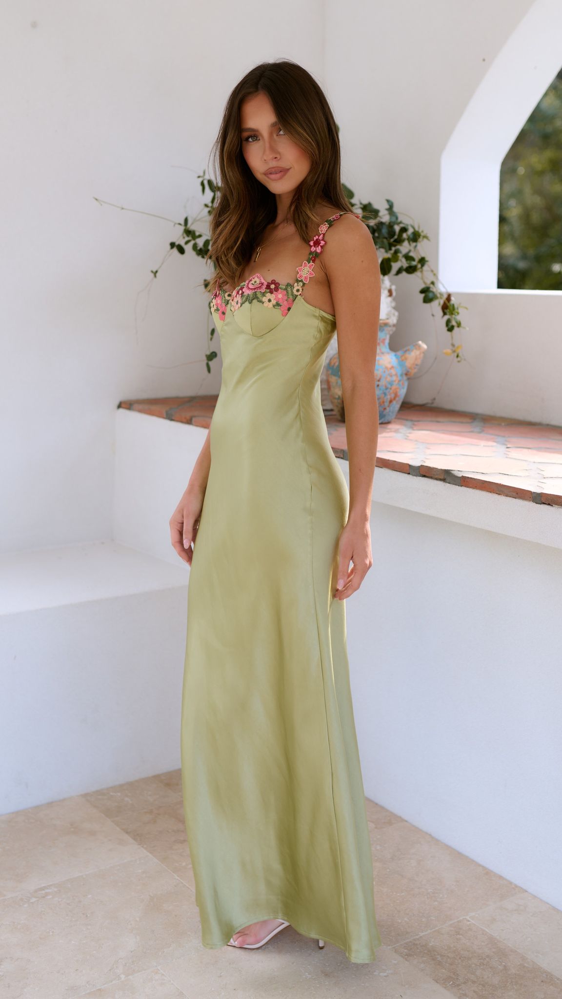 Elegant Women's Embellished Evening Dress with Timeless Design | Flattering Silhouette for Sophisticated Occasions 3
