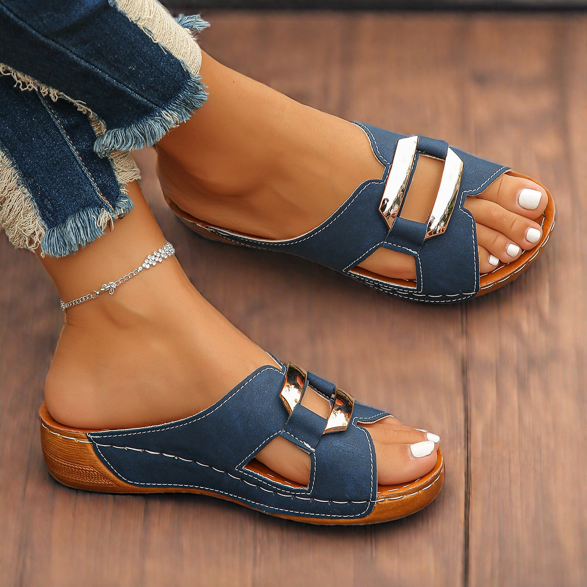 Everly Collection | Women's Sandals with Adjustable Buckle Design | Cushioned Comfort for Everyday Style 1