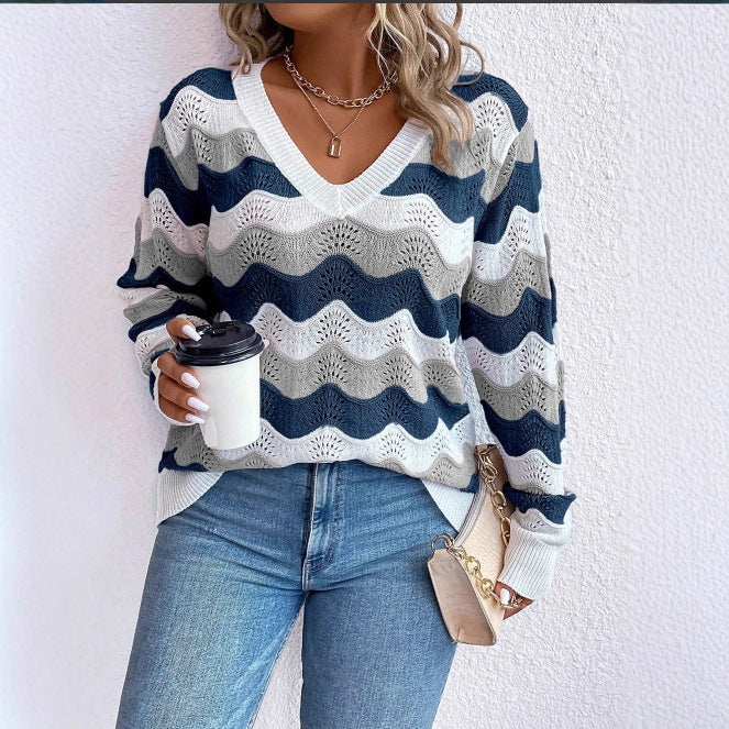 Women's Long-Sleeved V Neck Jumper with Wave Pattern