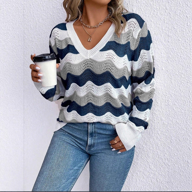 Women's Long-Sleeved V Neck Jumper with Wave Pattern