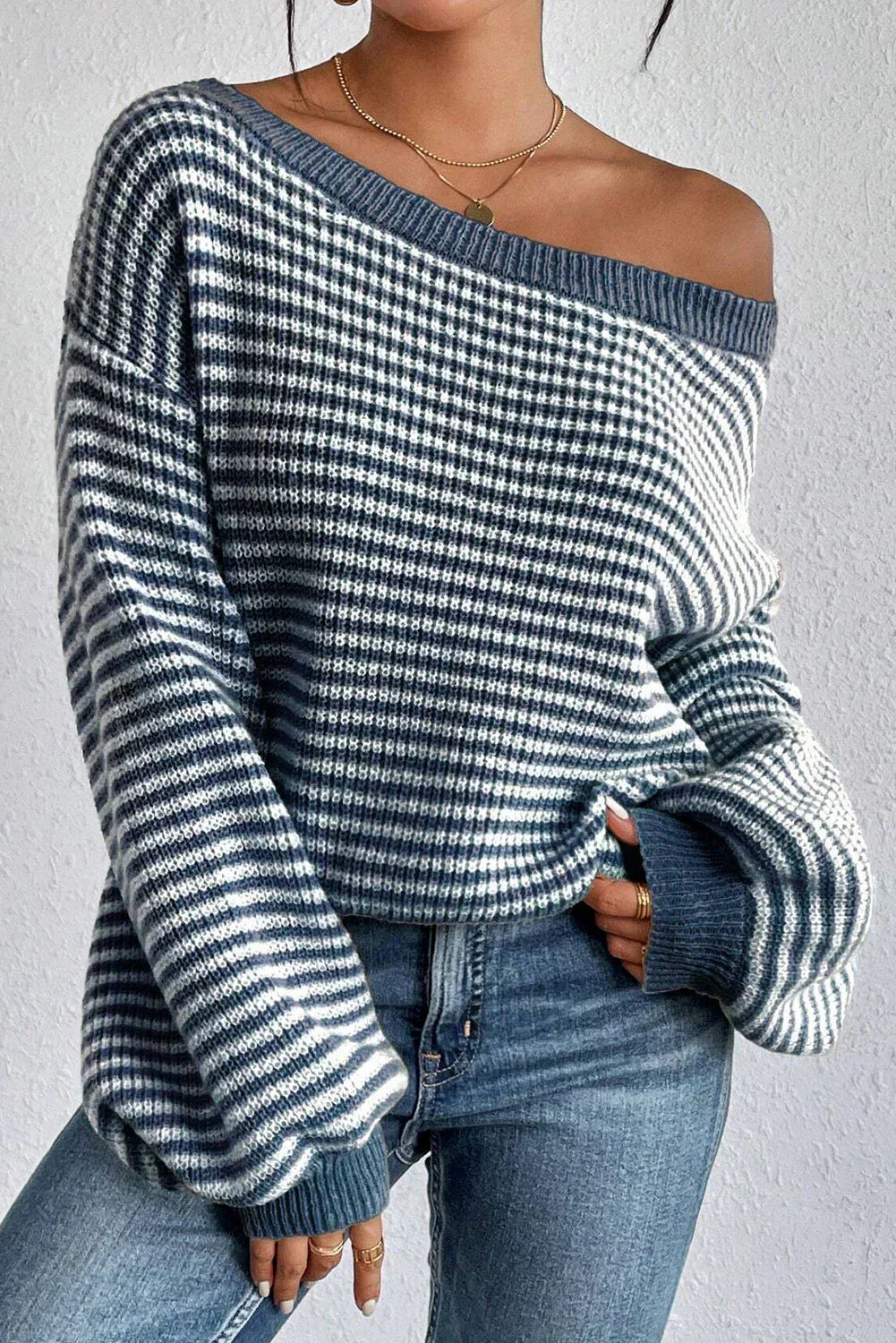 Women's Off-the-Shoulder Knitted Jumper with Clean Workmanship