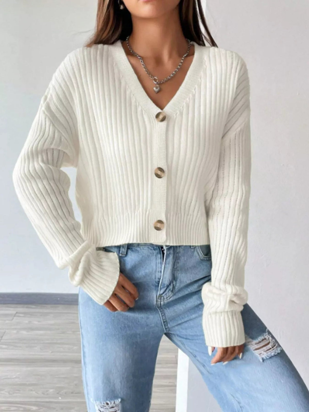 Women's Short V-Neck Cardigan in Comfortable Stretch Knit