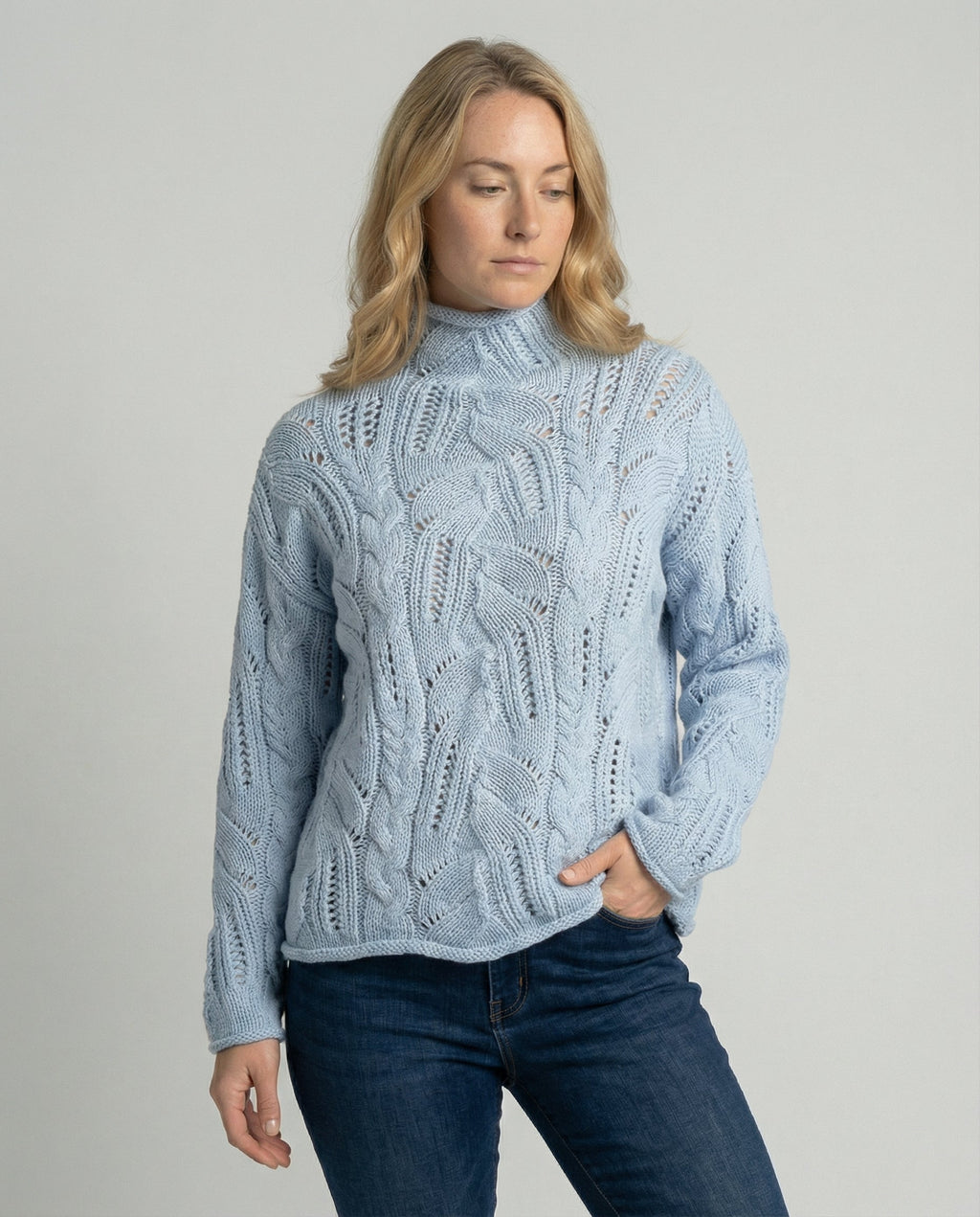 Women's Turtleneck Cable Knit Jumper with Lightweight Design