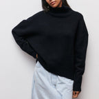Women's Turtleneck Jumper with Casual Fit and Long Sleeves