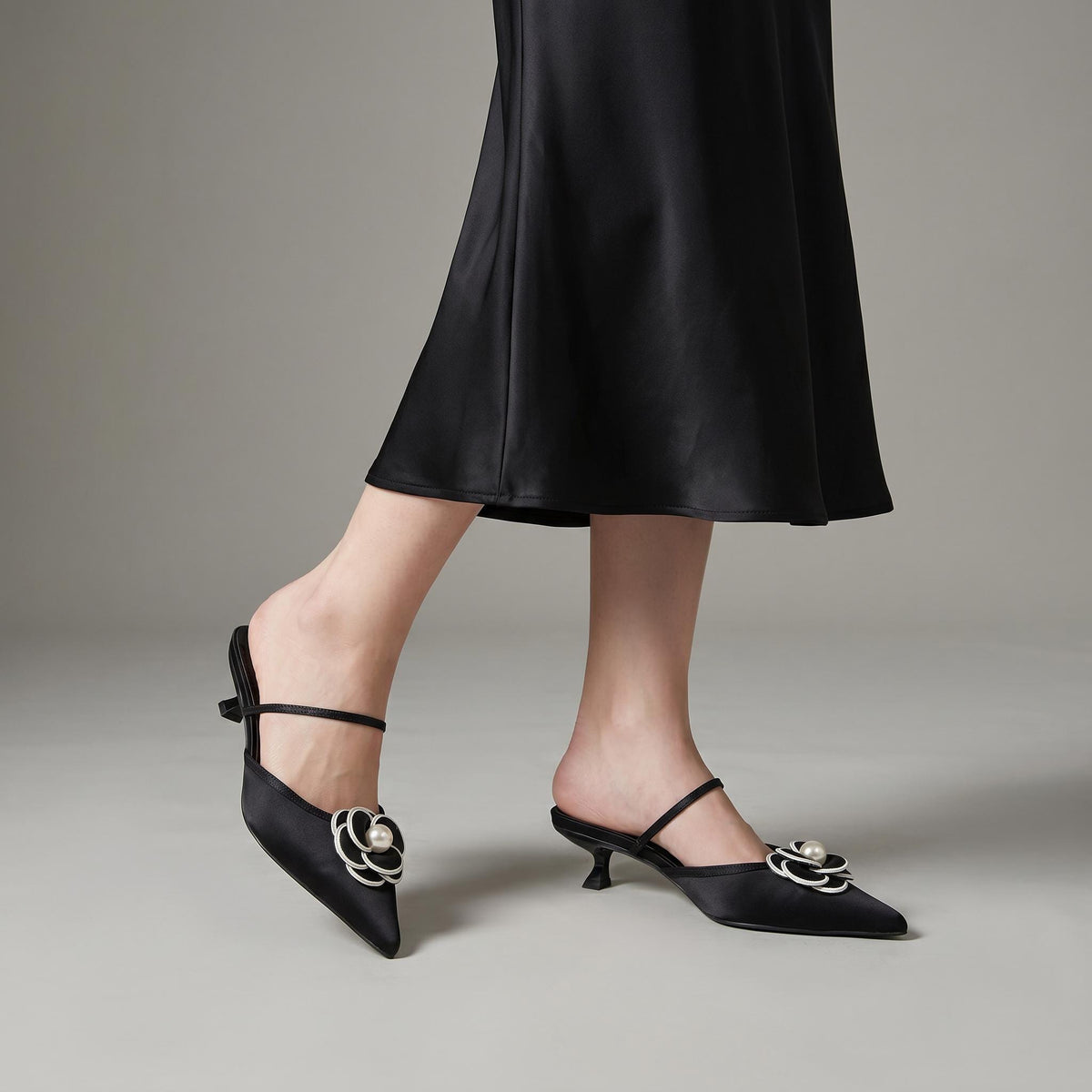 Women's Kitten Heel Mules with Pointed Toe